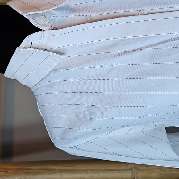 Thomas PINK Tailored Fit with French Cuff - Picture 2 of 9